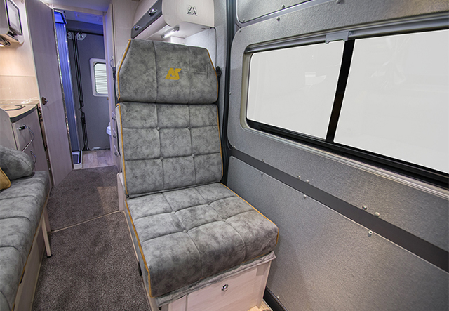 Kemerton XL Rear Travel Seat